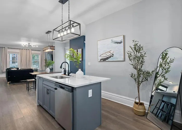 Minutes To Arena District - Foosball & Game Area *